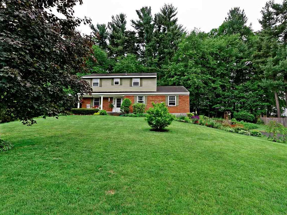 1st image of 22 Crestwood Dr