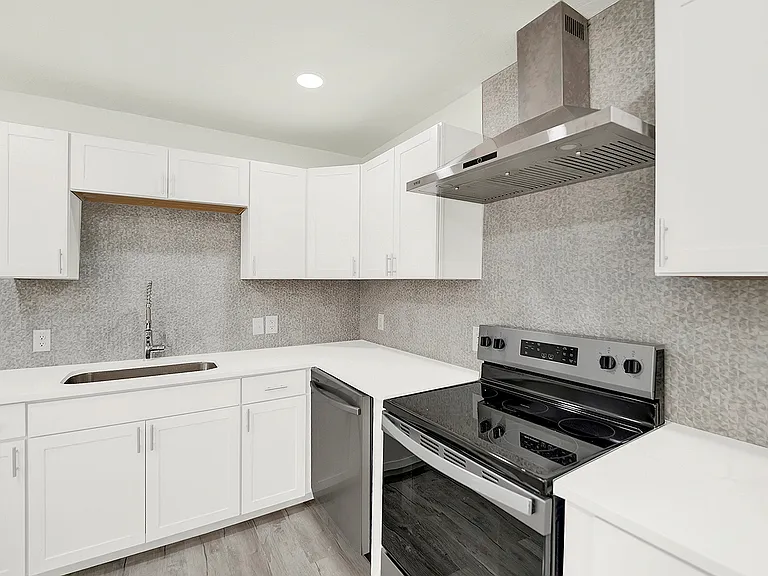 630 Sumner Dr — Photo 10