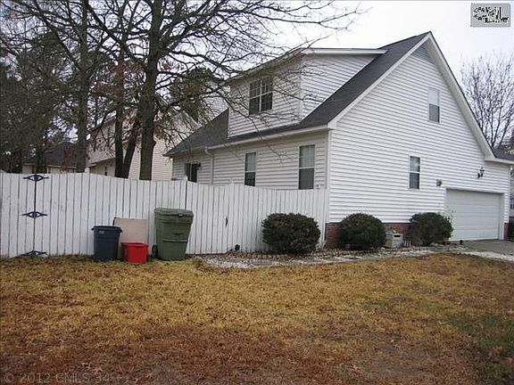 3rd image of 121 Bradford Ln