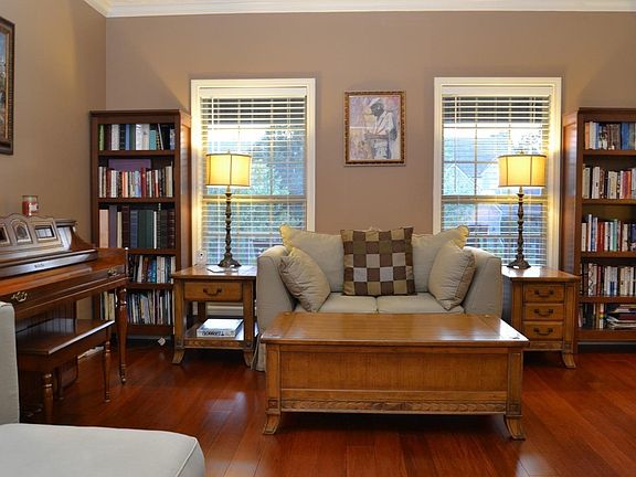 5th image of 4264 Desdemona Way