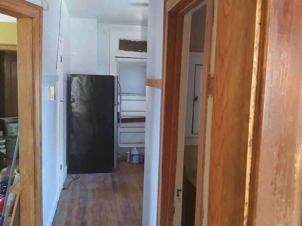 Hall leading to kitchen