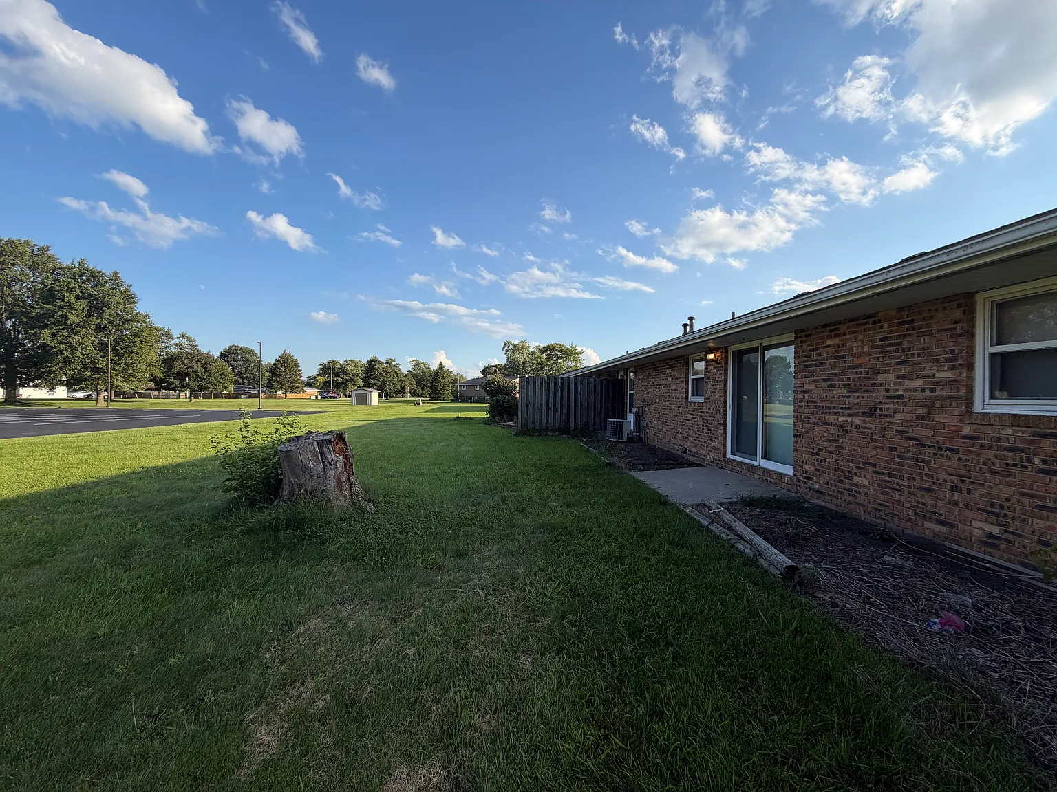 2 bed, 1.5 bath, 1100 sqft, $1,700 — Photo 3