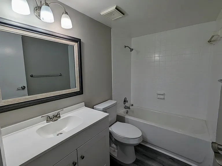 701 Russell Ln #209 — Photo 5