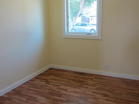 4th image of 1025 Como Dr