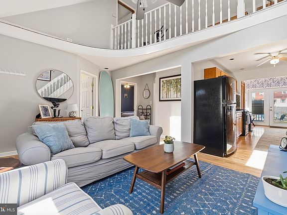 4th image of 171 Fairfax Dr