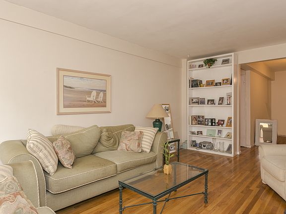 4th image of 3222 92nd St APT 303