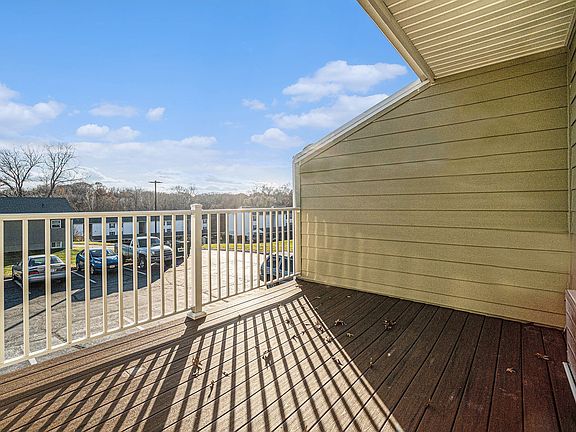 5th image of 2300 NE 70th St #2