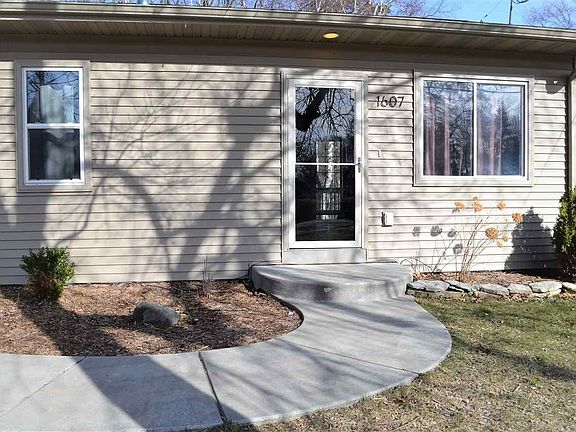 4th image of 1607 Wood Ln