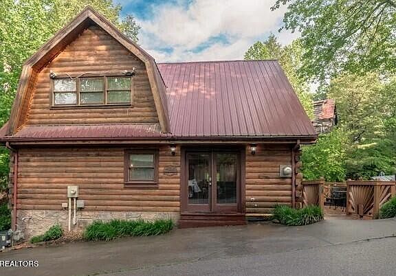 2nd image of 508 Hoot Owl Way