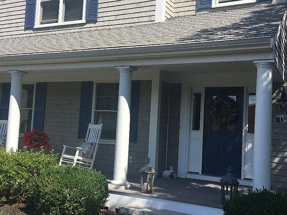 3rd image of 136 Watercourse Pl