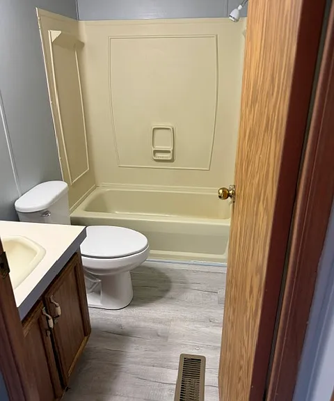 1333 White Oak St — Photo 3