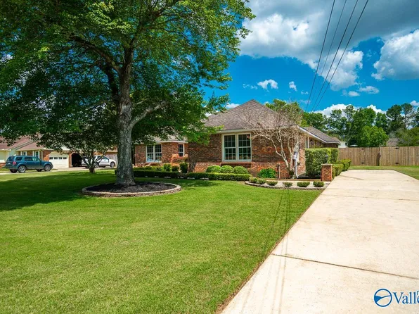 4563 Arrowhead Dr SE, Decatur, AL 35603
