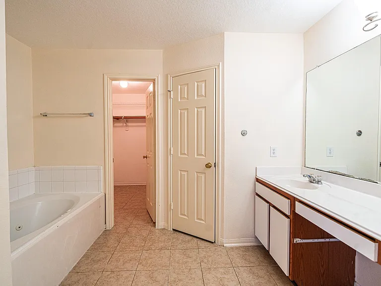19538 Narcissus Brook Ln — Photo 12