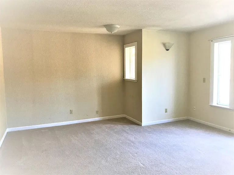 3316 Claremont Ave S — Photo 15