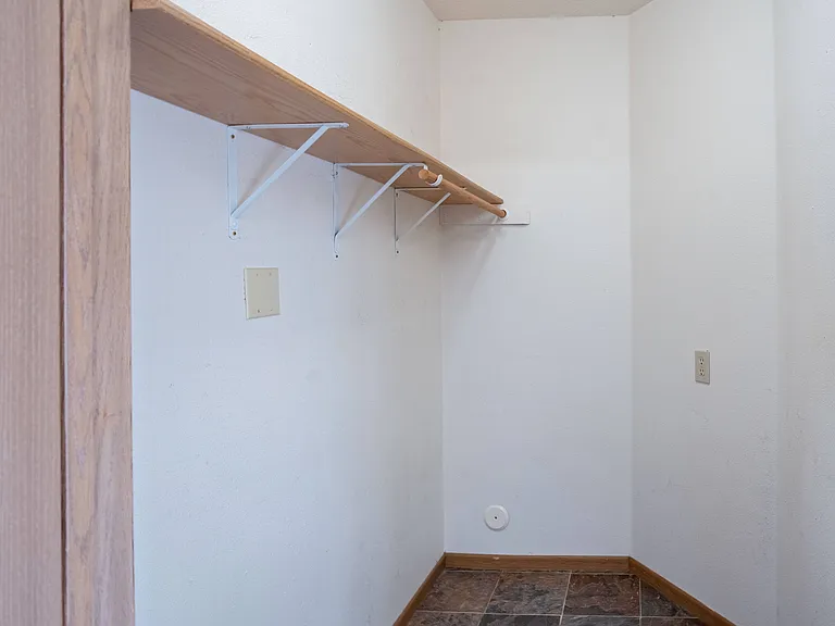 Dilworth, MN Fieldstone Apartments | 11A | Closet