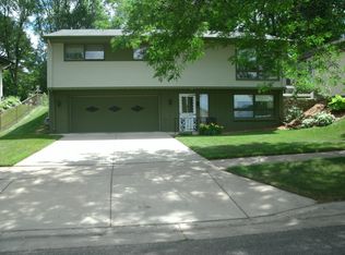 1412 Kent St, SAINT PAUL, MN 55117