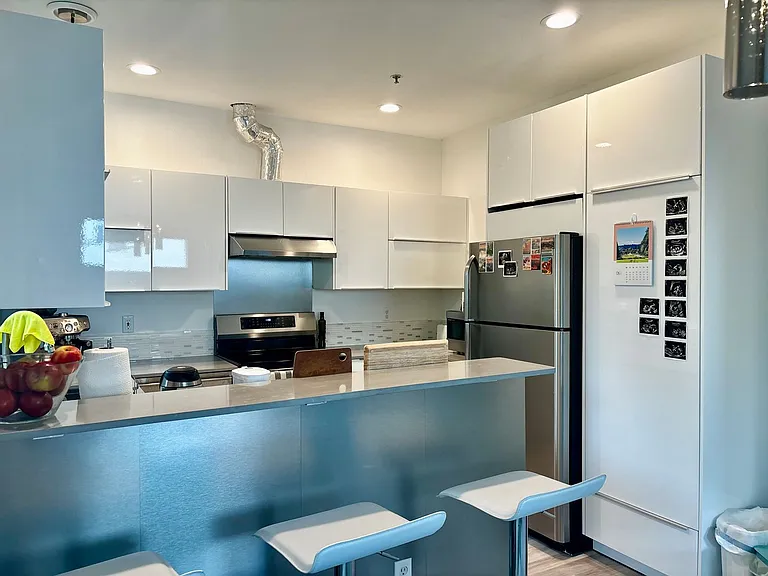3221 Tg Franklin Avenue Flats Llc — Photo 2