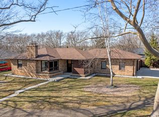 153 S Parklane Dr NE, Grand Rapids, MI 49505