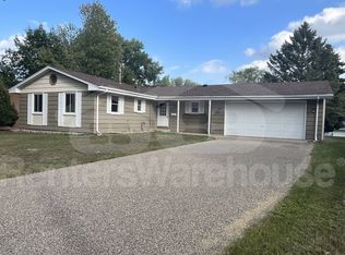 4437 W 82nd St, Bloomington, MN 55437