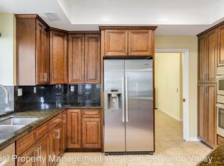 19724 Buckeye Meadow Ln, Porter Ranch, CA 91326