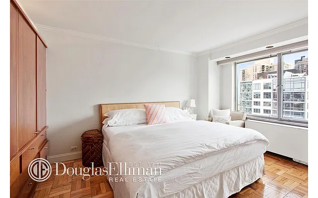Sold by Douglas Elliman | media 15