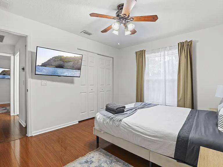 13885 Sheffield St — Photo 20
