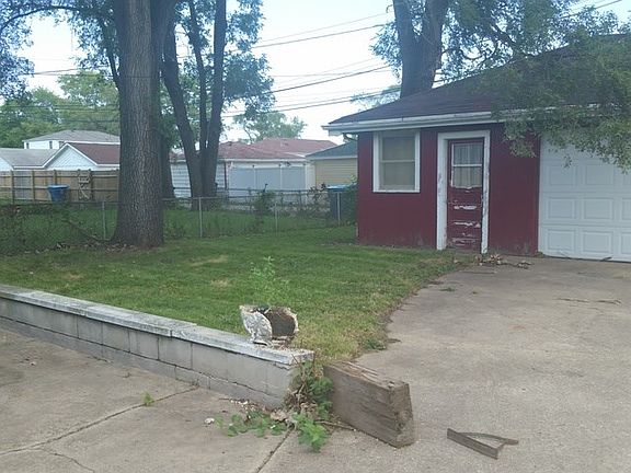 4th image of 12743 S Throop St