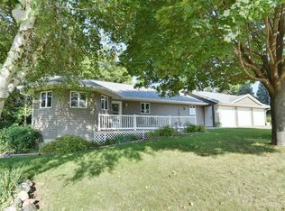 1 Grandview Dr, Estherville, IA 51334
