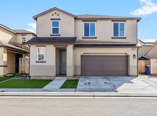 829 Corazon Ave, Clovis, CA 93619