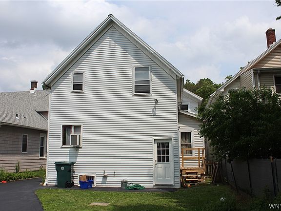 4th image of 326 Niagara St