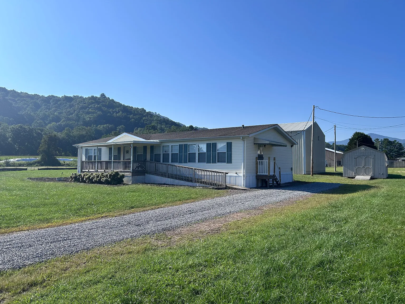 3 bed, 1647 sqft, $2,000 — Photo 1