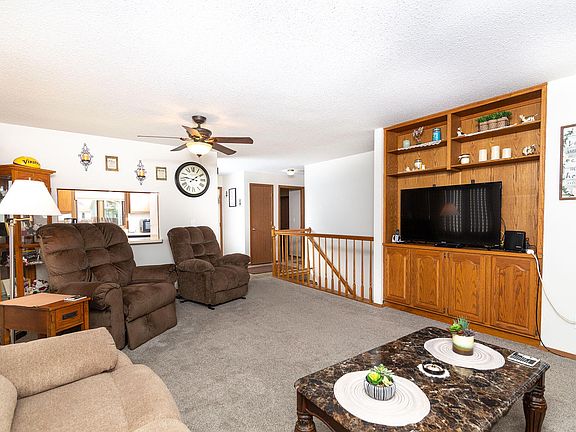 3rd image of 3617 Bentwood Pl