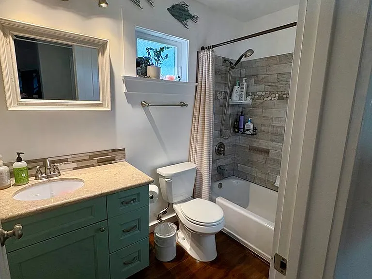 239 Elder Ave — Photo 10