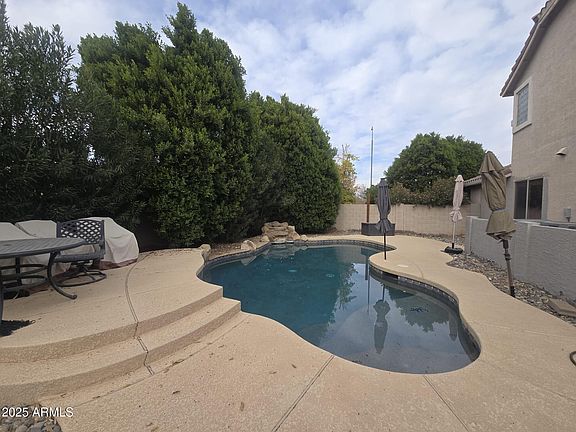 3rd image of 2539 E HAZELTINE Way