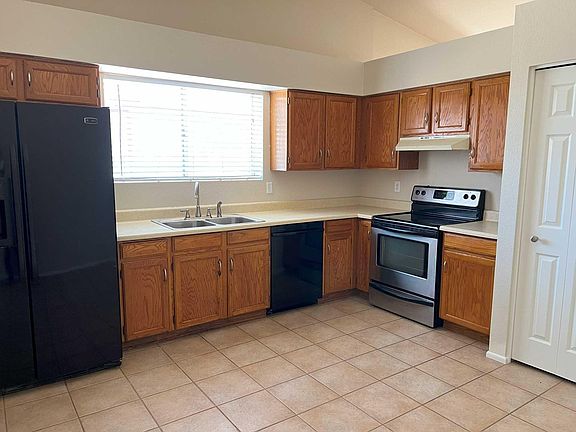 3rd image of 5135 E Evergreen St Unit 1168