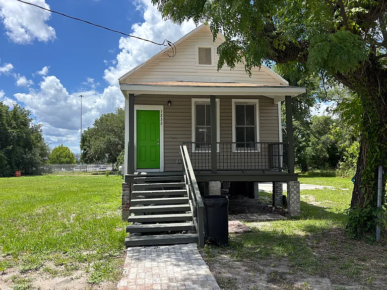 1232 W Duval St — Photo 1