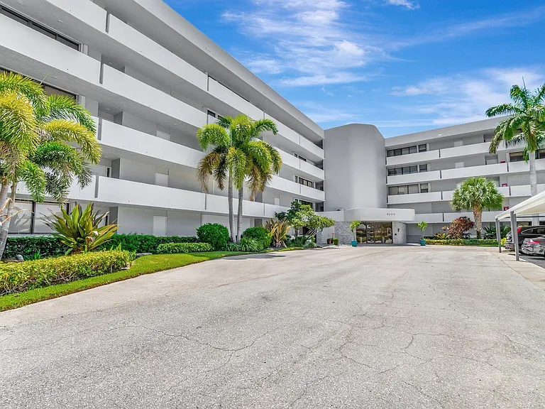 8200 Lakeshore Dr #507 — Photo 44