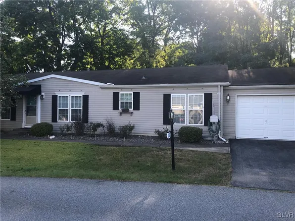 17 Abbey Rd, Easton, PA 18040