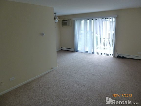 4th image of 43 W 65th St APT 3