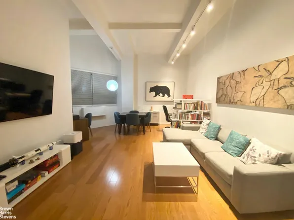 310 East 46th Street image 1 of 19