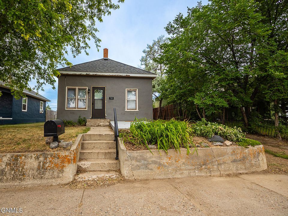 1st image of 705 6th Ave W