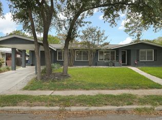 323 Sprucewood Ln, San Antonio, TX 78216