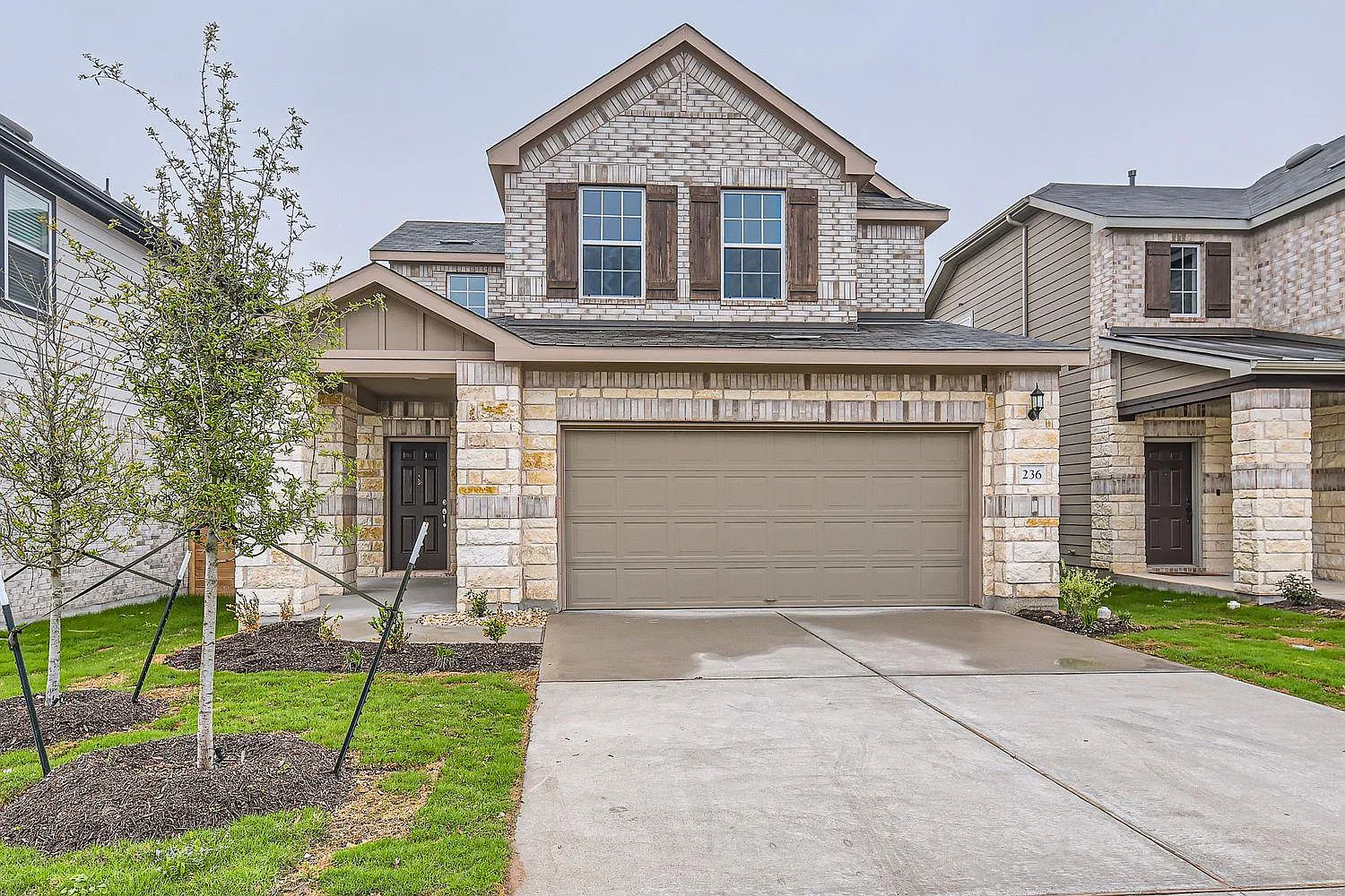 3 bed, 2.5 bath, 1724 sqft, $2,100 — Photo 1
