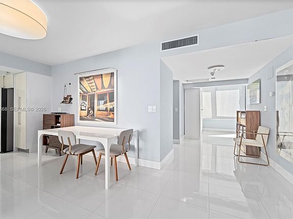 4th image of 161 Crandon Blvd APT 419