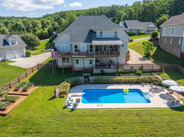 56 Jalopy Ridge Dr, Ringgold, GA 30736