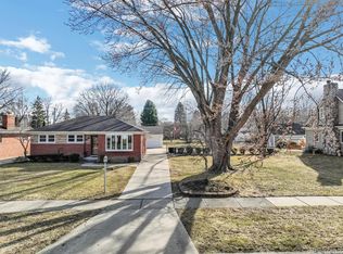 21820 Statler St, Saint Clair Shores, MI 48081