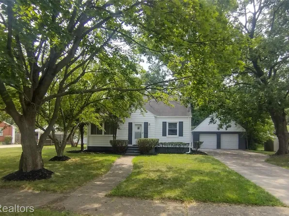 19925 Saxton Ave, Southfield, MI 48075