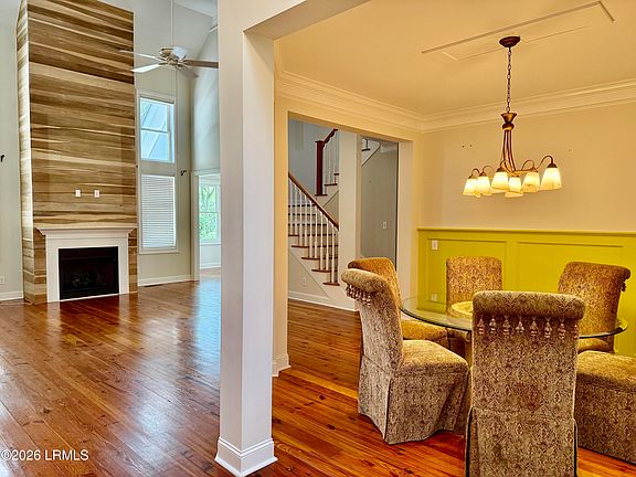 3rd image of 16 Tuscarora Avenue