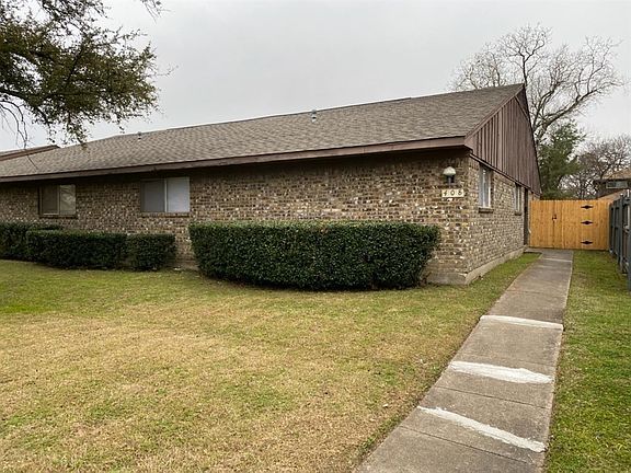2nd image of 408 Towne House Ln