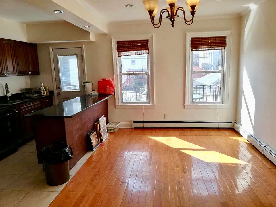 1st image of 1622 E 34th St #2